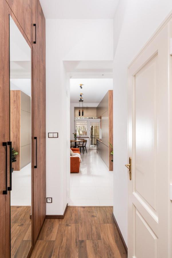 Premium Splendid Old Town Suites - By Upstairs クラクフ エクステリア 写真