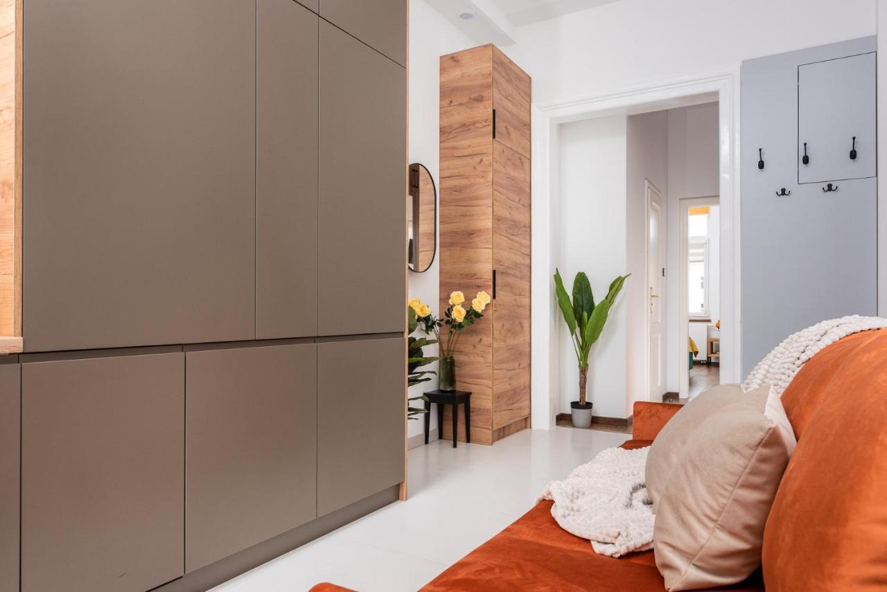 Premium Splendid Old Town Suites - By Upstairs クラクフ エクステリア 写真